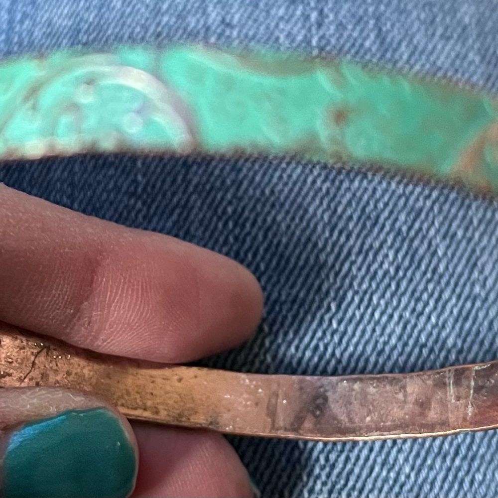 Green Patterned Bangle Bracelet - Picture 3 of 3